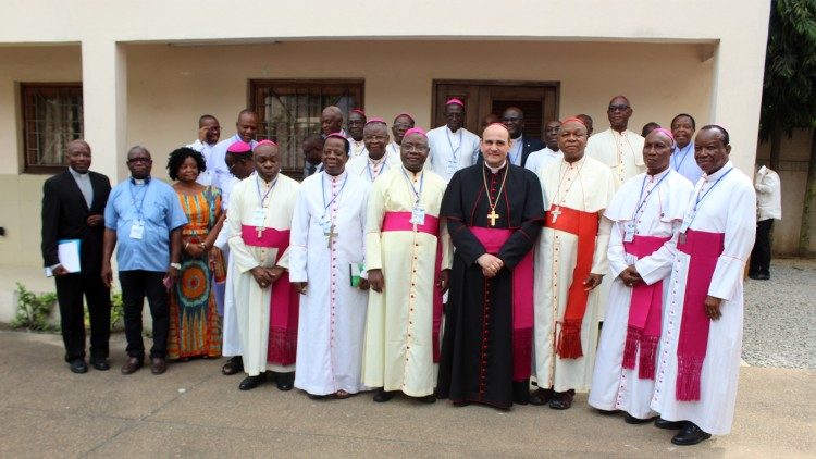 Des évêques du Conseil permanent de Recowa-Cerao