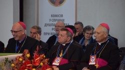 biskupi-Ukrainy-kongres-rodzin.jpg