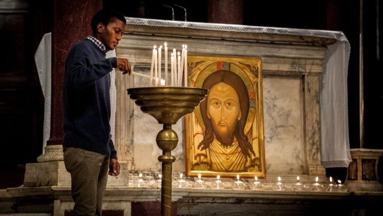 Preghiera per la pace della Comunità di Sant'Egidio, con l'icona del Mandylion
