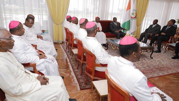 Ivorian Bishops in a meeting with political leaders