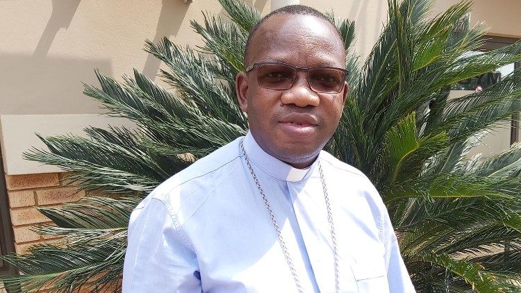 D. Antonio Juliasse Sandramo, Bispo Auxiliar de Maputo e Administrador Apostólico de Pemba (Moçambique)