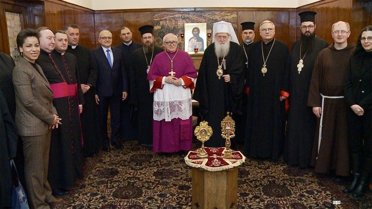 Католическа и православна делегации в Софийската митрополия