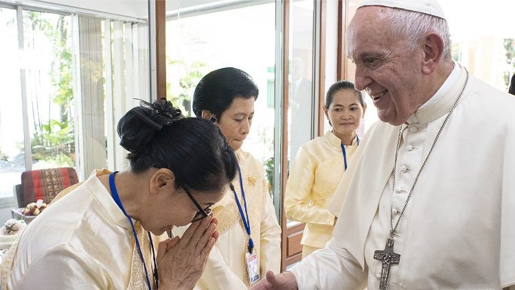 Foto de arquivo: o Papa Francisco e as mulheres (Vatican Media)