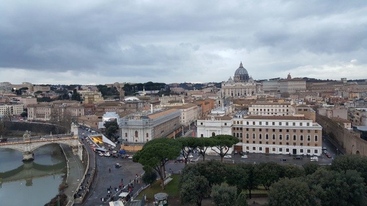 Изглед към площад "Свети Петър" и Апостолическия дворец във Ватикана