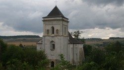 2020.03.07-TempioOrfano01-La-chiesa-di-Bishche-in-Ucraina.jpg