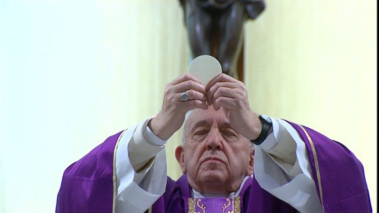 2020.03.10 Papa Francesco celebra la Messa a Casa Santa Marta