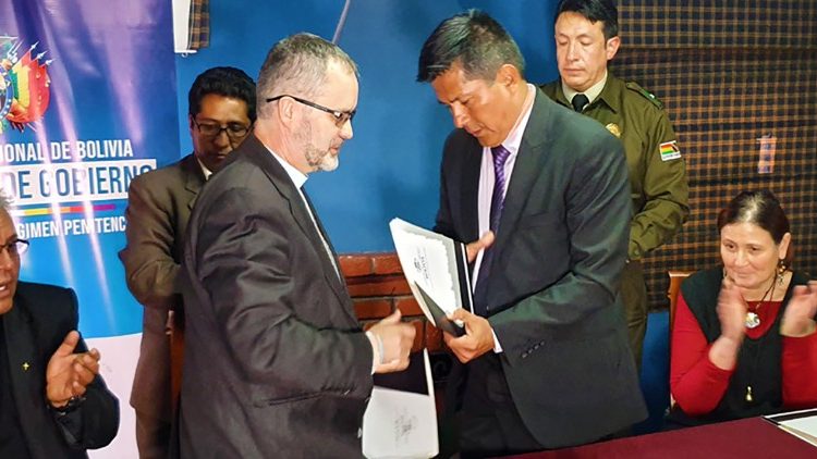La signature de l'accord entre l'Église bolivienne et le gouvernement. 