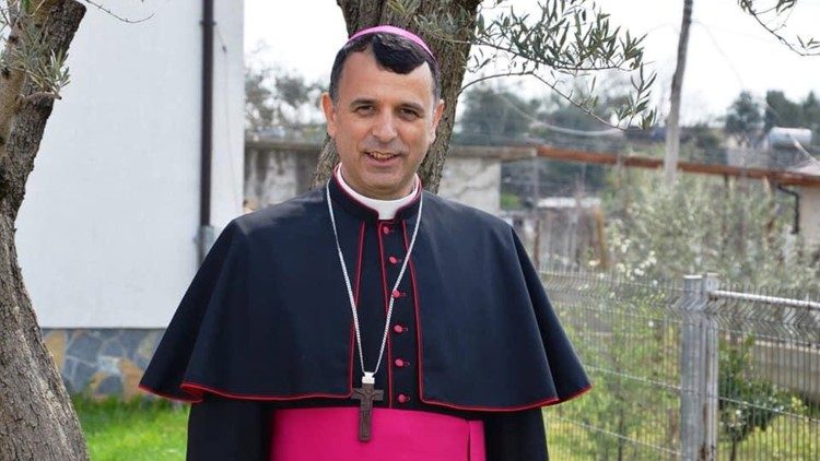  Mons Simon Kulli, vescovo della diocesi di Sapa, Albania 