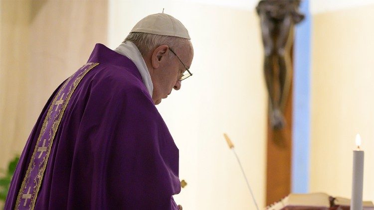 Papież modli się za osoby w trudnościach ekonomicznych 