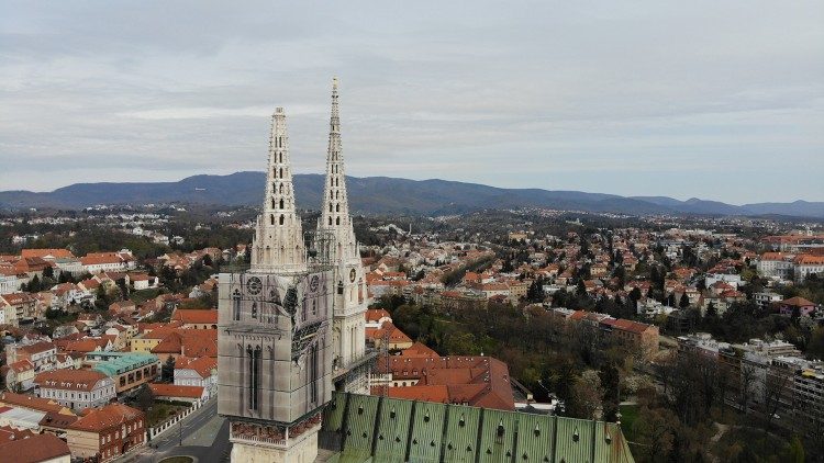 Zagrebačka katedrala stradala u potresu