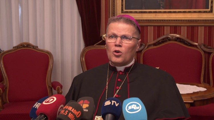Predsjednik Komisije "Iustitia et pax" nadbiskup Đuro Hranić