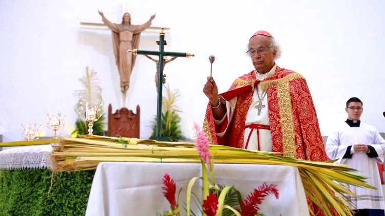Arzobispo de Managua, cardenal Leopoldo Brenes celebra una misa en Managua (Abril 2020)