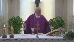2020.04.07-Papa-Francesco-celebra-la-Messa-a-Casa-Santa-Marta-06.jpg