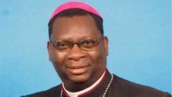 Bishop-Moses-Hamungole-of-Moze-Diocese-in-ZambiaAEMis.jpg