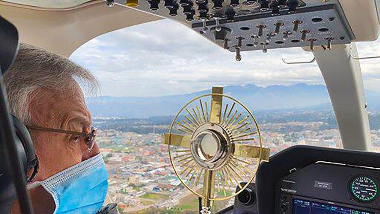 Il nunzio in Ecuador benedice alcune zone del Paese, Giovedì Santo 2020