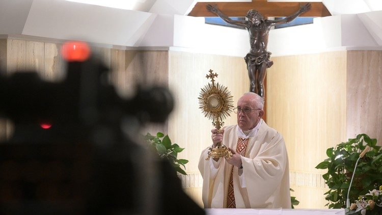Papa Francesco celebra a missa na casa Santa Marta