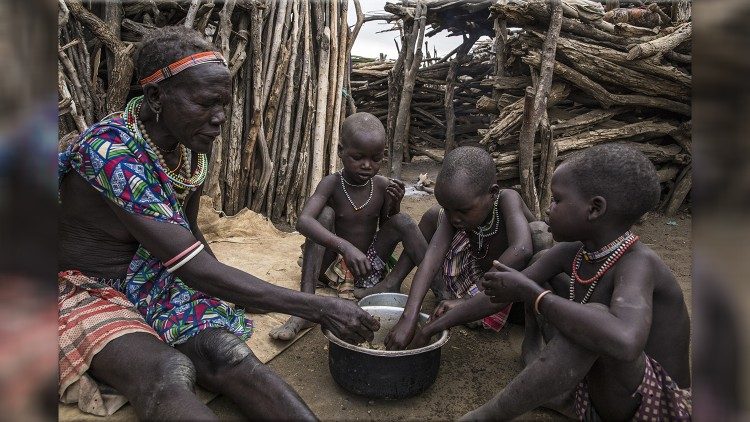 Eine südsudanesische Familie, die vom Welternährungsprogramm unterstützt wird
