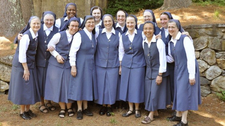 A group of Daughters of St Paul, United States Province