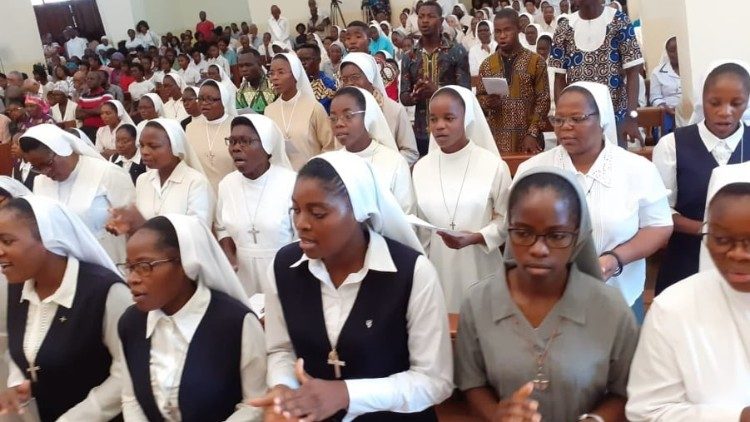 Religiosas numa celebração, no Seminário Maior de Luanda, em Angola