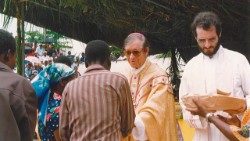 Mons.-Manuel-Vieira-Pinto-Vescovo-Emerito-di-Nampula-Mozambico.jpg