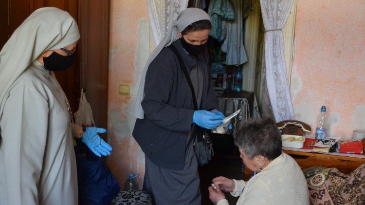 Klostermāsas Ukrainā atbalsta trūcīgos