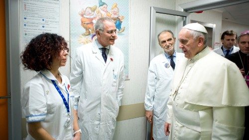 Папа предложил три противоядия для здравоохранения