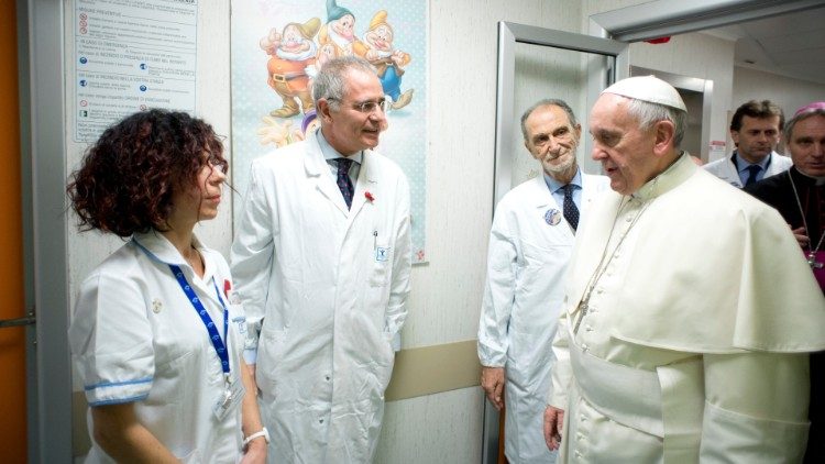 Папа во время посещения больницы "Бамбино Джезу", 2020 г.
