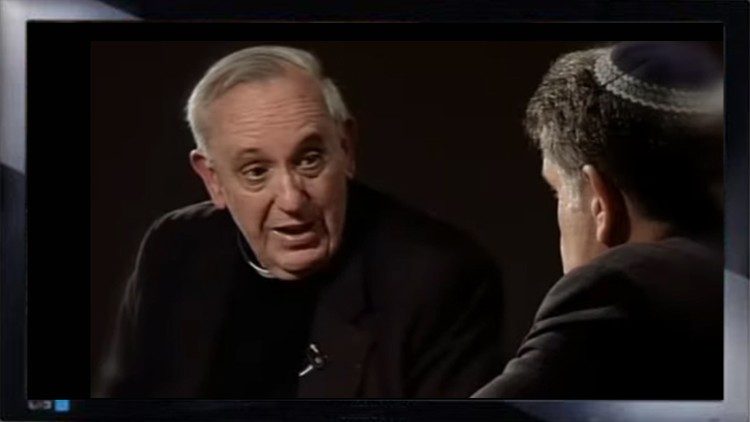 O então cardeal Bergoglio em programa de TV na Argentina, em 2001