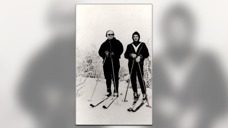 Papa Gjon Pali II me ski