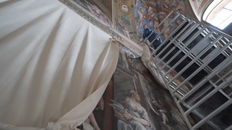 Un momento dell'inaugurazione dei restauri delle pitture nella Sala  di Costantino