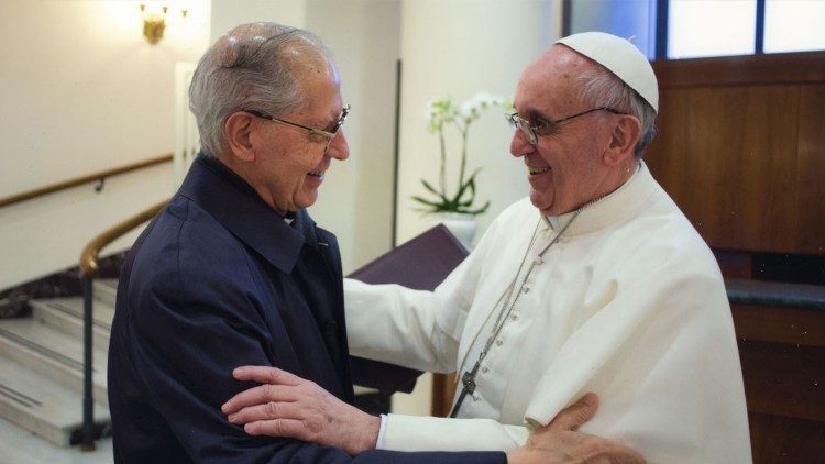 教皇フランシスコとアドルフォ・ニコラス神父