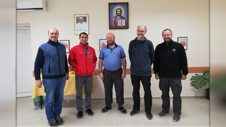Отците салезиани, мисионери в България