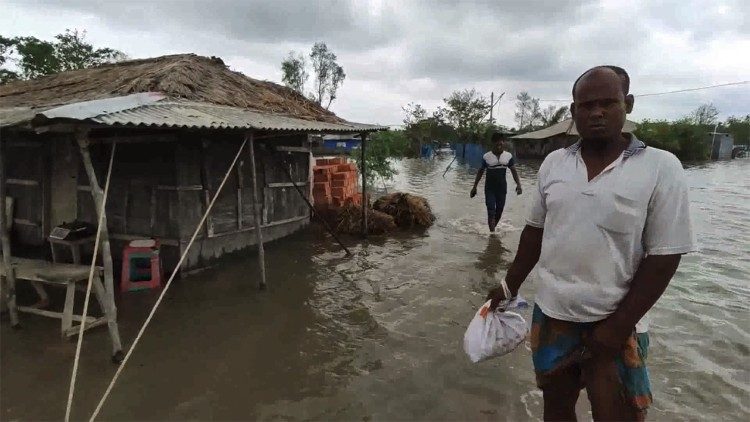 2020.05.27-Bangladesh-ciclone-2020-Covid-19-profughi-Programma-alimentare-mondiale-07.jpg