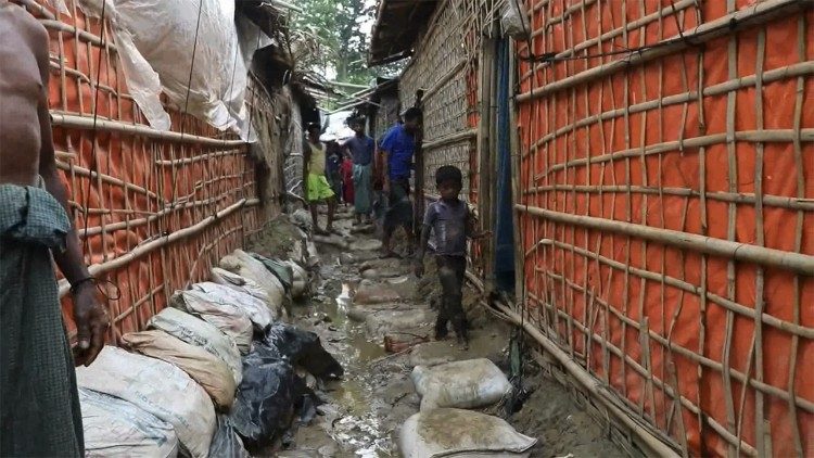 2020.05.27-Bangladesh-ciclone-2020-Covid-19-profughi-Programma-alimentare-mondiale-10.jpg