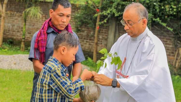 Kościół w Bangladeszu rozpoczął akcję sadzenia drzew