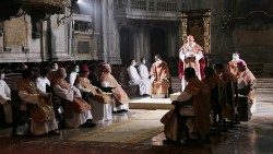2020.06.01-Patriarca-Manuel-Clemente-durante-la-Messa-nel-Duomo-di-Lisbona.jpg