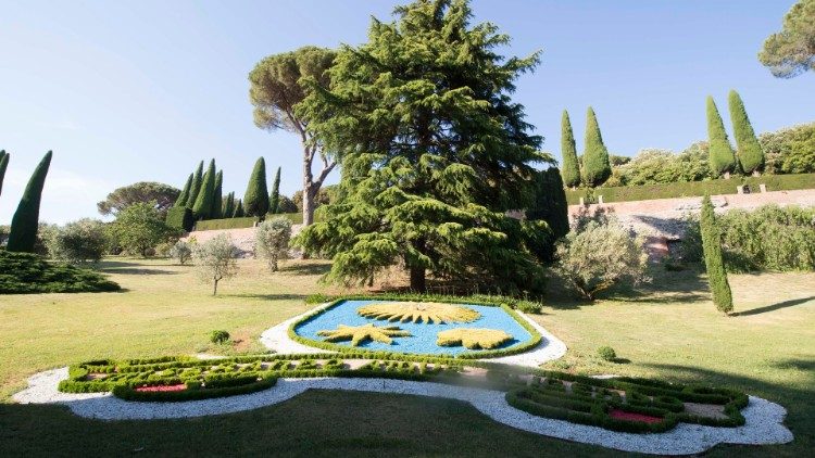 Die Gärten der Papstvilla von Castelgandolfo - die Papst Franziskus nicht kennt, weil er zum Urlauben in Rom bleibt