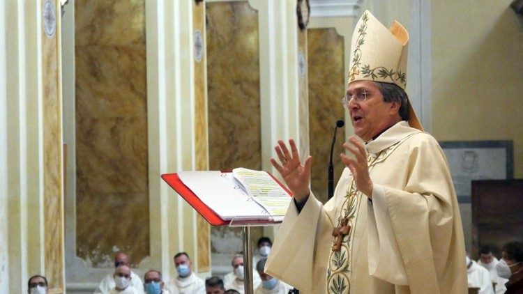 Monsignor Francesco Savino, vice presidente della Cei per l'area Sud