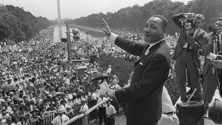 Martin Luther King, 28 agosto 1963 davanti al Lincoln Memorial di Washington, tiene il suo storico discorso "I have a dream" 