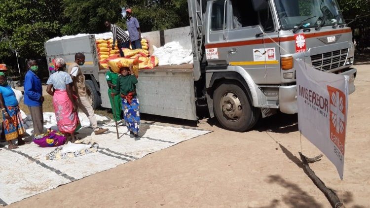 (File) Caritas Mozambique distributing food