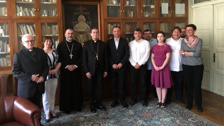 Кардинал Аюзо Гизо с преподаватели в Богословския факултет в СУ "Климент Охридски"