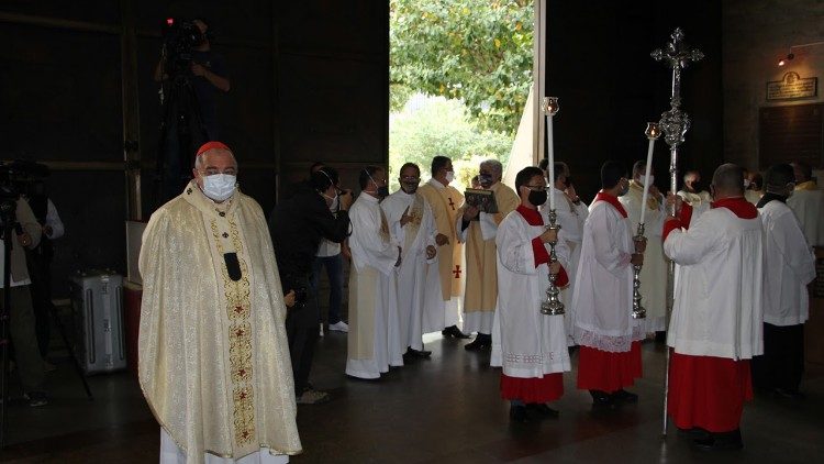 El Cardenal Orani João Tempesta en la Catedral Metropolitana de Río de Janeiro.