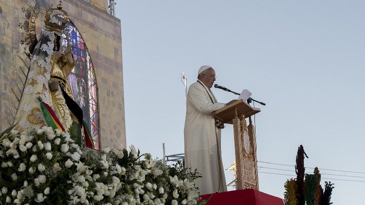 2020.07.09 Papa Francesco viaggio apostolico in Bolivia 07.2015