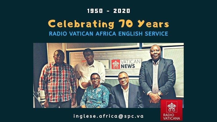 La squadra di Inglese Africa alla Radio Vaticana celebra 70 anni della redazione