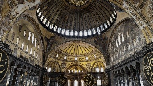 Santa Sofia. "Teólogos kemalistas": reconversão em mesquita alimenta islamofobia
