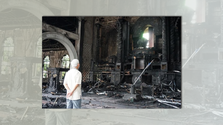 Filipini - izgorjela crkva Djeteta Isusa