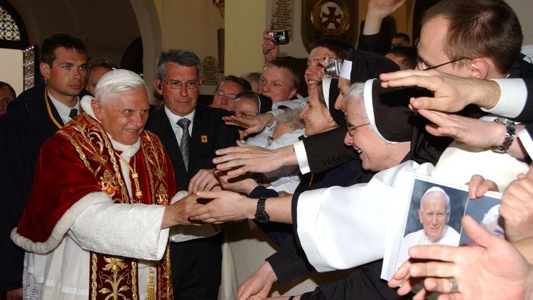 Bp Buczek: Polacy mwili o Benedykcie ?nasz Papie?