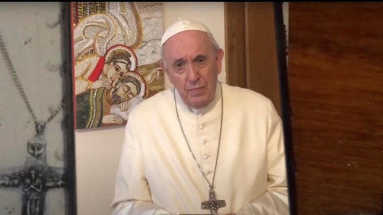 2020.07.25 ARGENTINA Corso di spiritualità Videomessaggio del Papa: servire il prossimo, non siamo soli al mondo