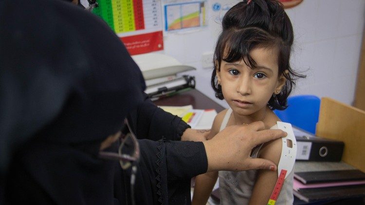  Yemen, centro sanitario di Aden: Deema 5 anni, affetta da malnutrizione moderata, foto Pam/Awadh