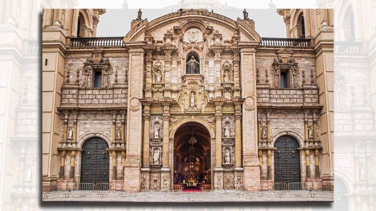 Iglesia Catedral de Lima en el Bicentenario de la Independencia del Perú